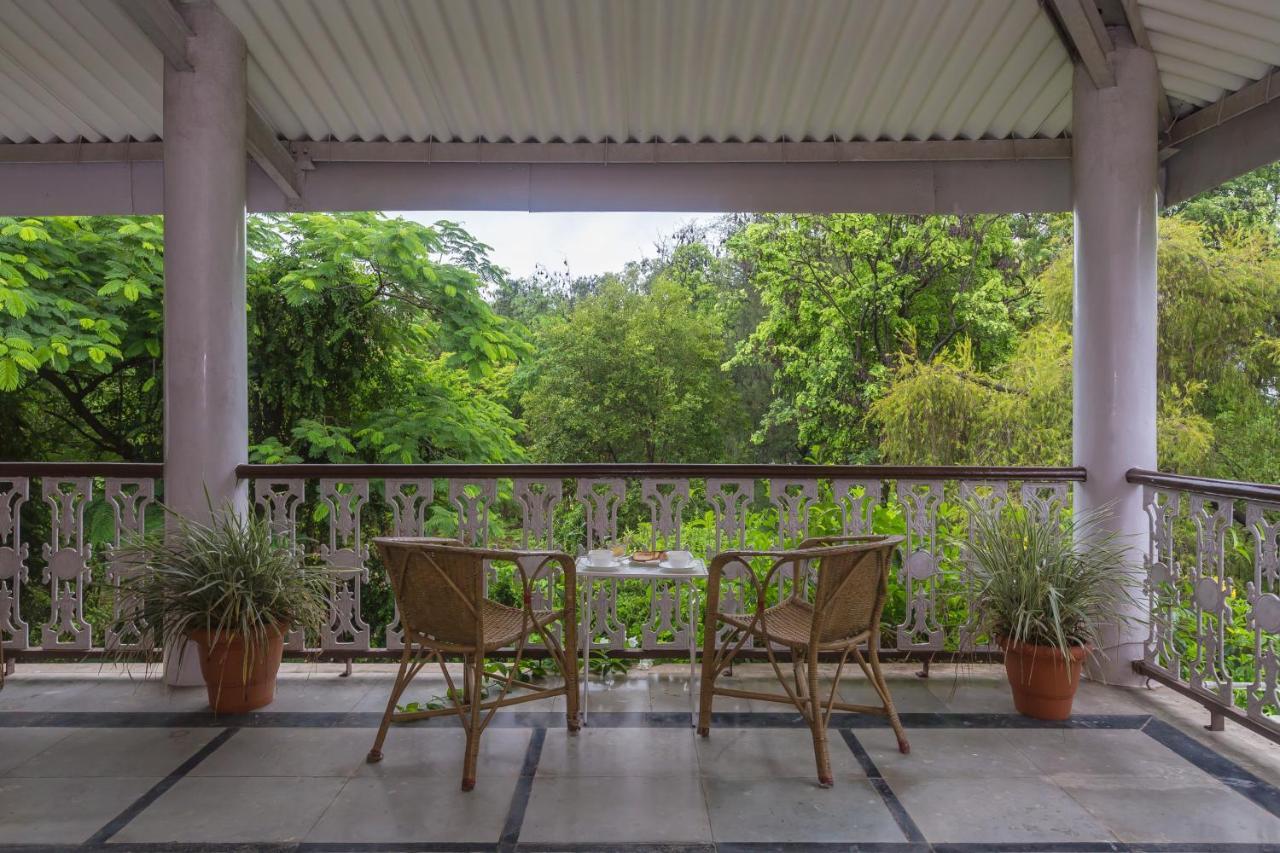Saffronstays Firdaus Baug Khamshet Dış mekan fotoğraf